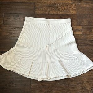 Rachel Roy, mini skirt size medium off white color
